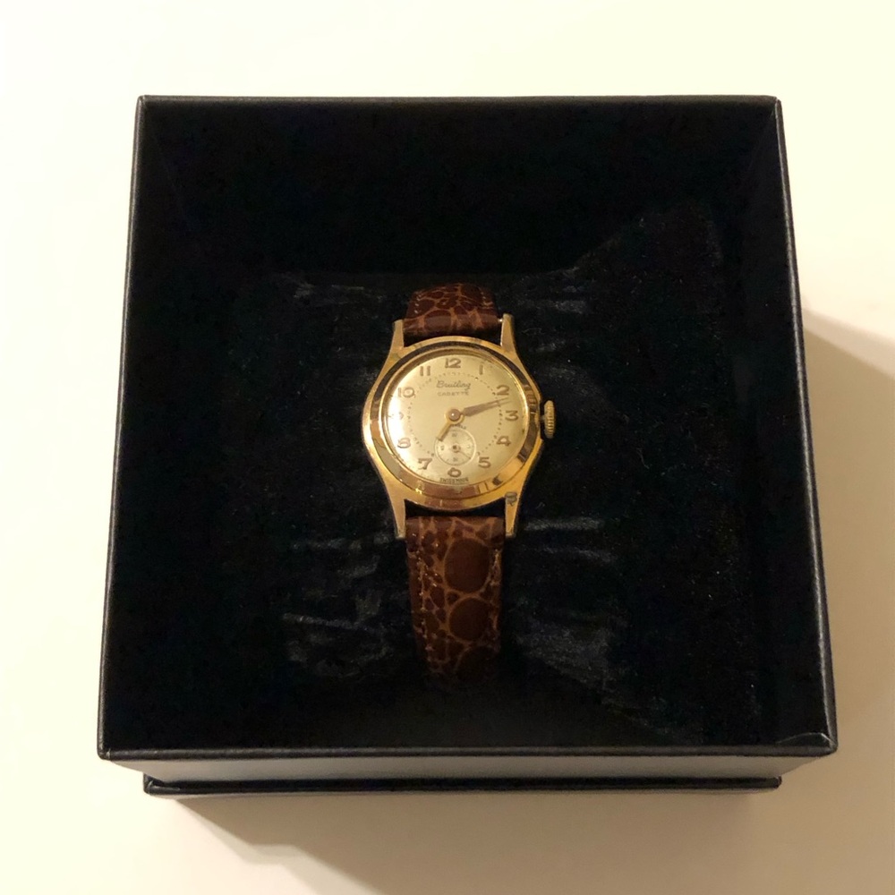 Breitling Cadette Swiss  Woman’s Vintage 83181 Mechanical Watch Needs Servicing